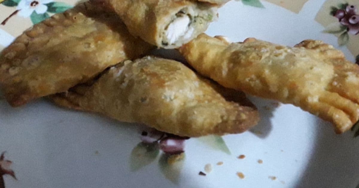بريك دنوني تونسي بحشوة الدجاج والبصل
