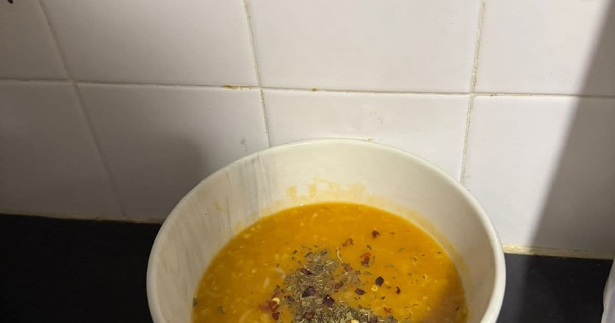 شوربة العدس والبرغل التركية بنكهة الليمون