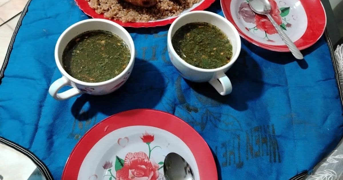 حمام محشي بالأرز المبهر وشوربة الملوخية