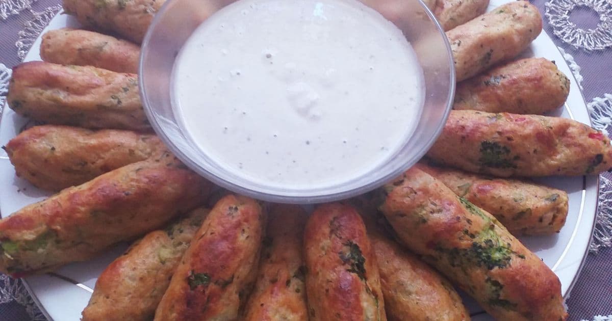 أصابع البروكلي والبطاطس بالجبنة