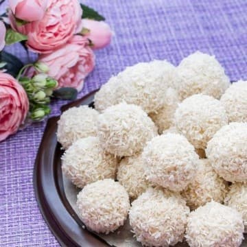 كرات الرافيلو الباردة بجوز الهند واللوز