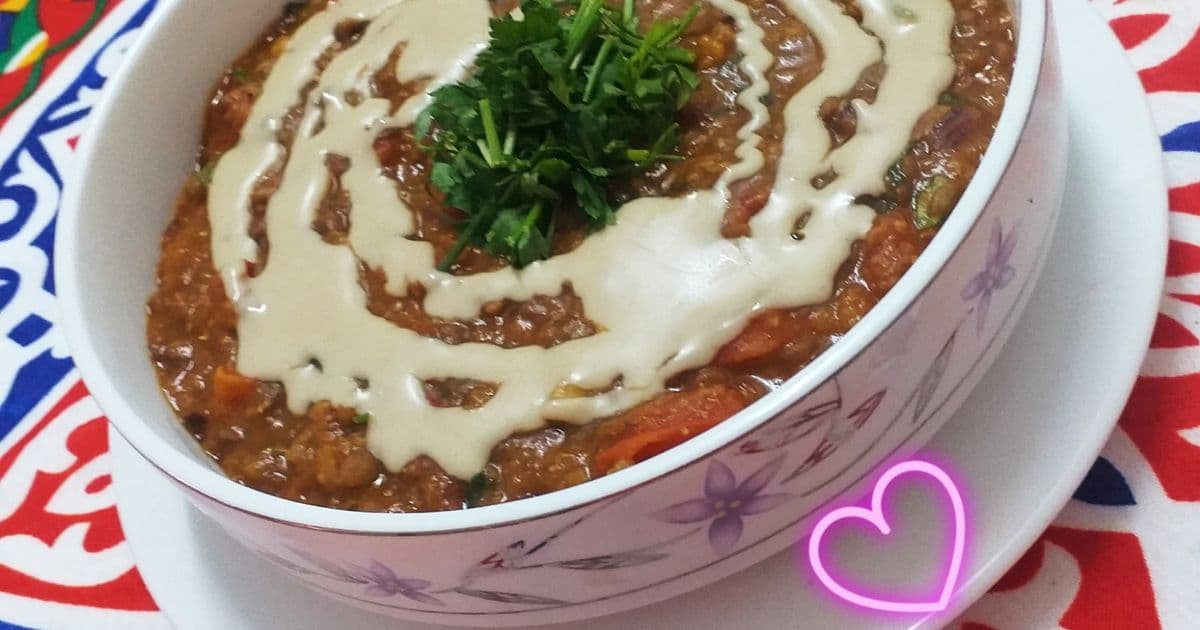 قلاية العدس البني والأصفر بنكهة الطماطم والطحينة