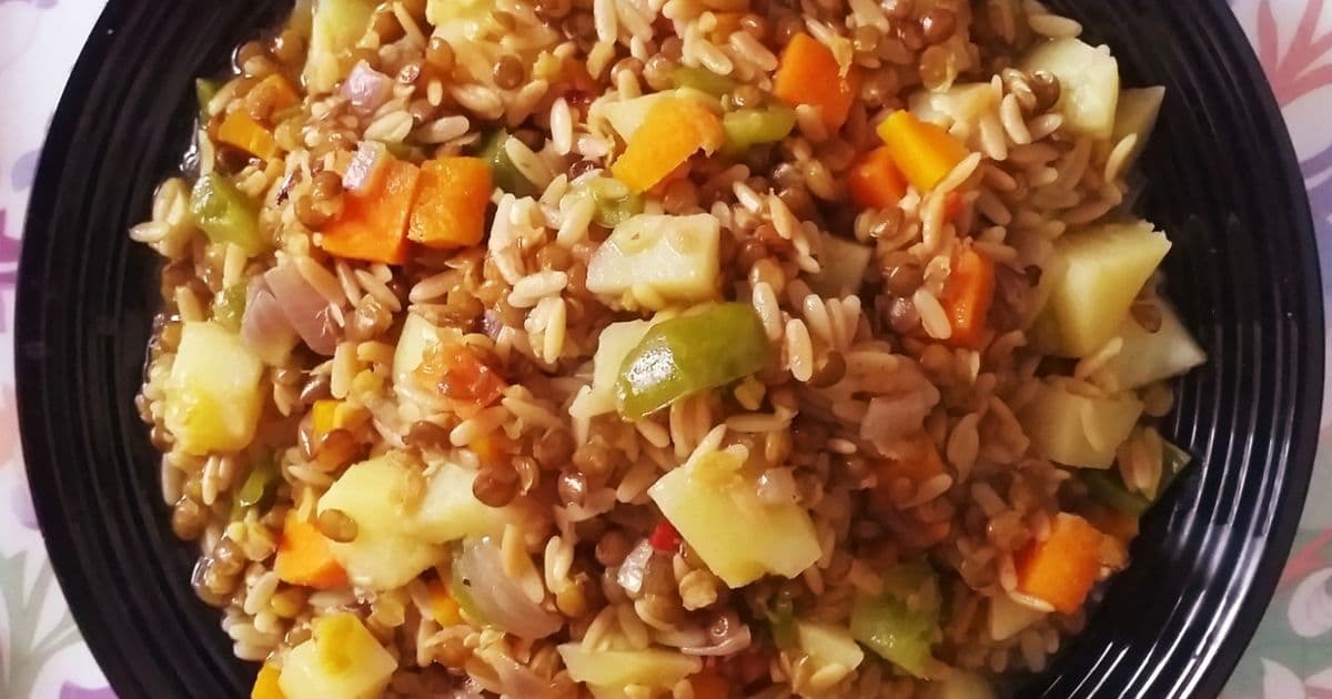 عدس بني بالخضار ولسان العصفور
