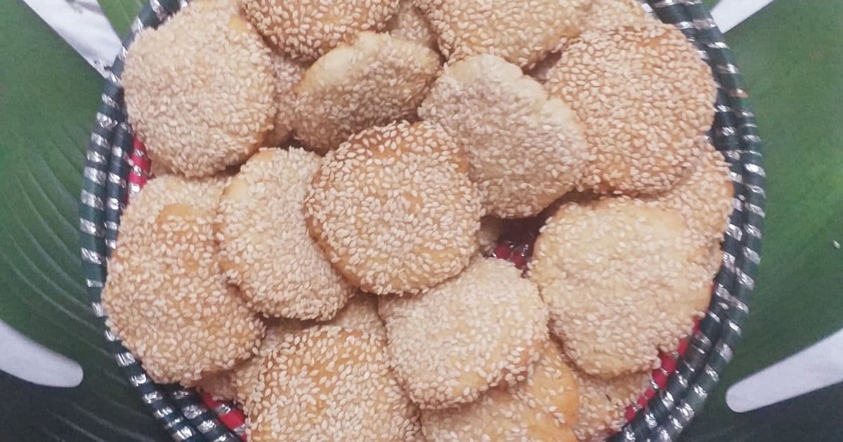 بسكوت النشادر بالسمسم المقرمش