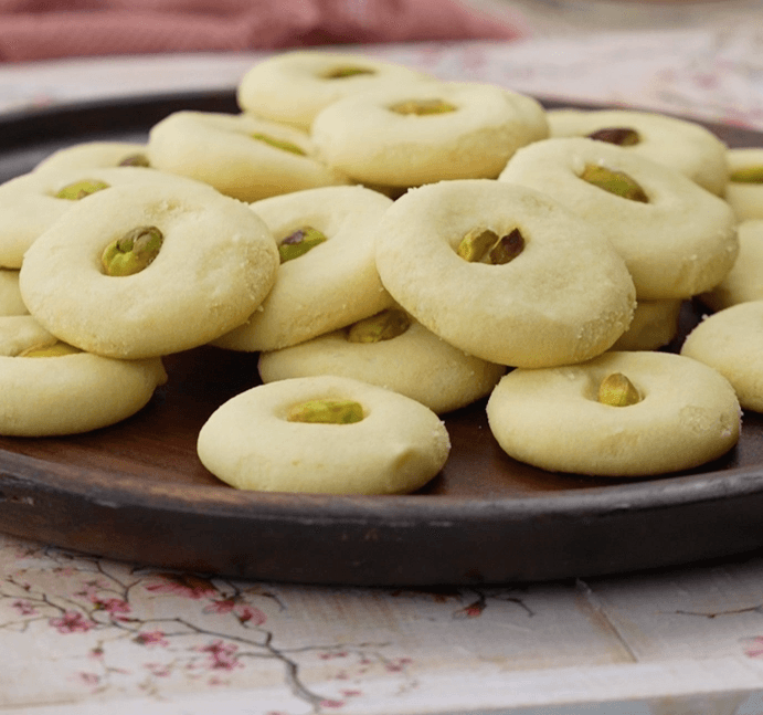 غريبة ناعمة