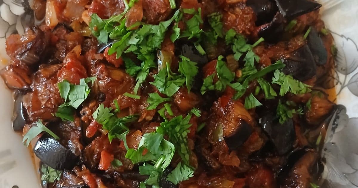 مسقعة الباذنجان بالكزبرة الخضراء