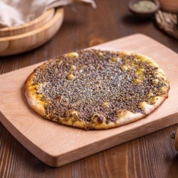 مناقيش الزعتر والزيت على طريقة الشام