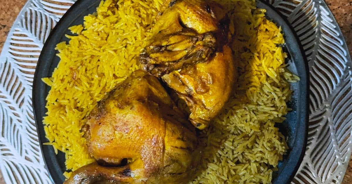 كبسة الدجاج بنكهة البهارات العربية